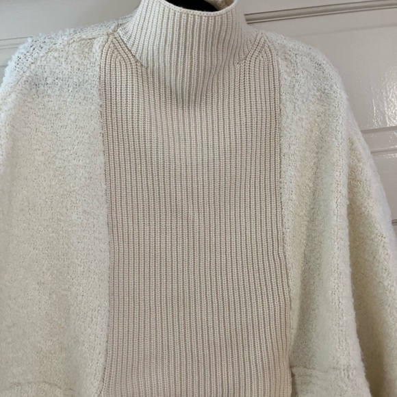 BCBGMaxazira cream colored sweater  with dolman sleeves XXS. Never worn - Picture 3 of 4